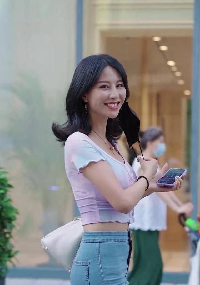 曲线|优美典雅的瑜伽裤装扮轻松做女神，打造迷人的玲珑曲线，休闲俏皮