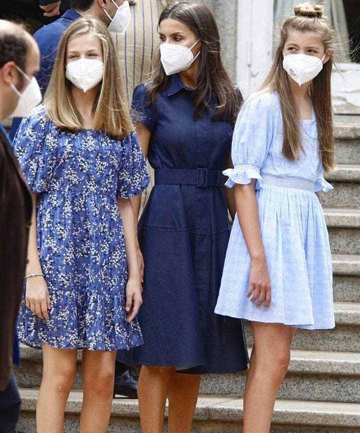 全家|西班牙全家齐亮相,索妹清新蓝裙走少女风,身高优势“秒杀”莱后