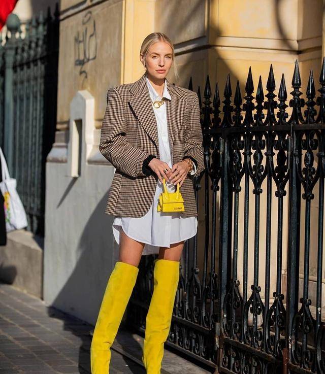 身材|马蓉罕见晒美照!穿衬衫梳丸子头哪里像孩子妈?男友视角下太清纯