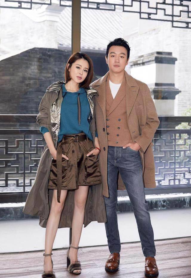 佟大为|佟大为老婆带女儿走机场,老大身高超妈妈,老二和爸爸共用一双眼