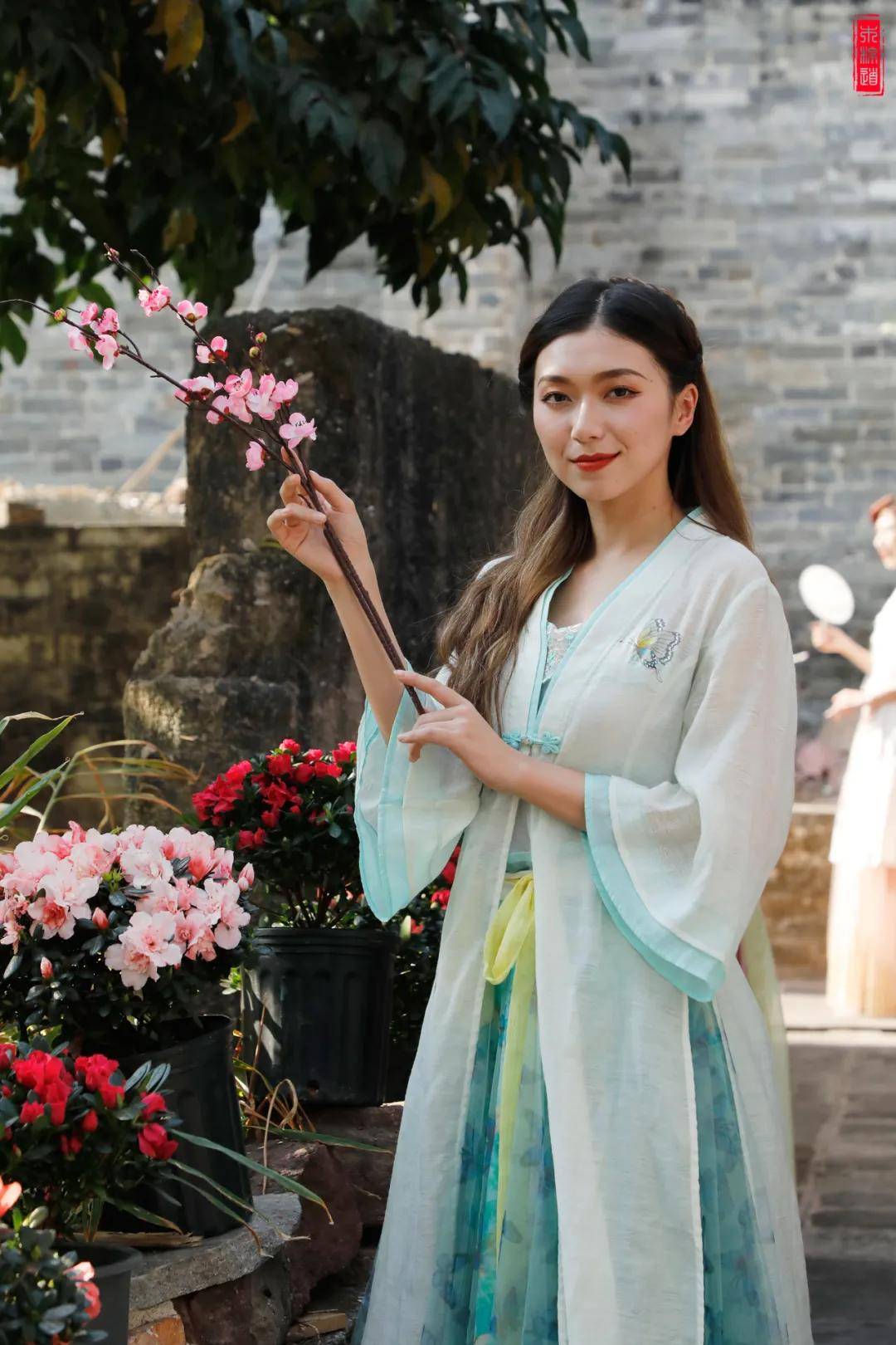 穿越|木棉道 | 央视主持人也玩“汉服变装”,你心动吗?