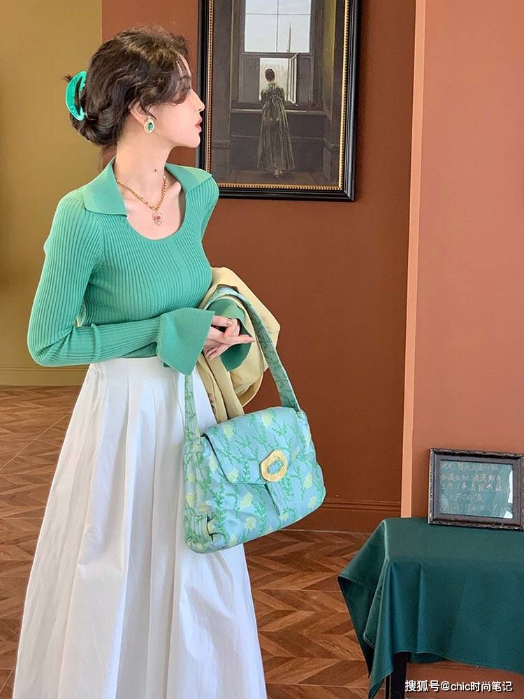 英气|连赵丽颖的机场穿搭都越来越女团，只是因为一件针织衫