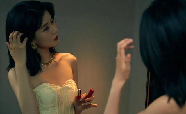 白女士|欧阳娜娜值3w的名媛标配，扒家底竟是ZARA的伪豪门姐妹？