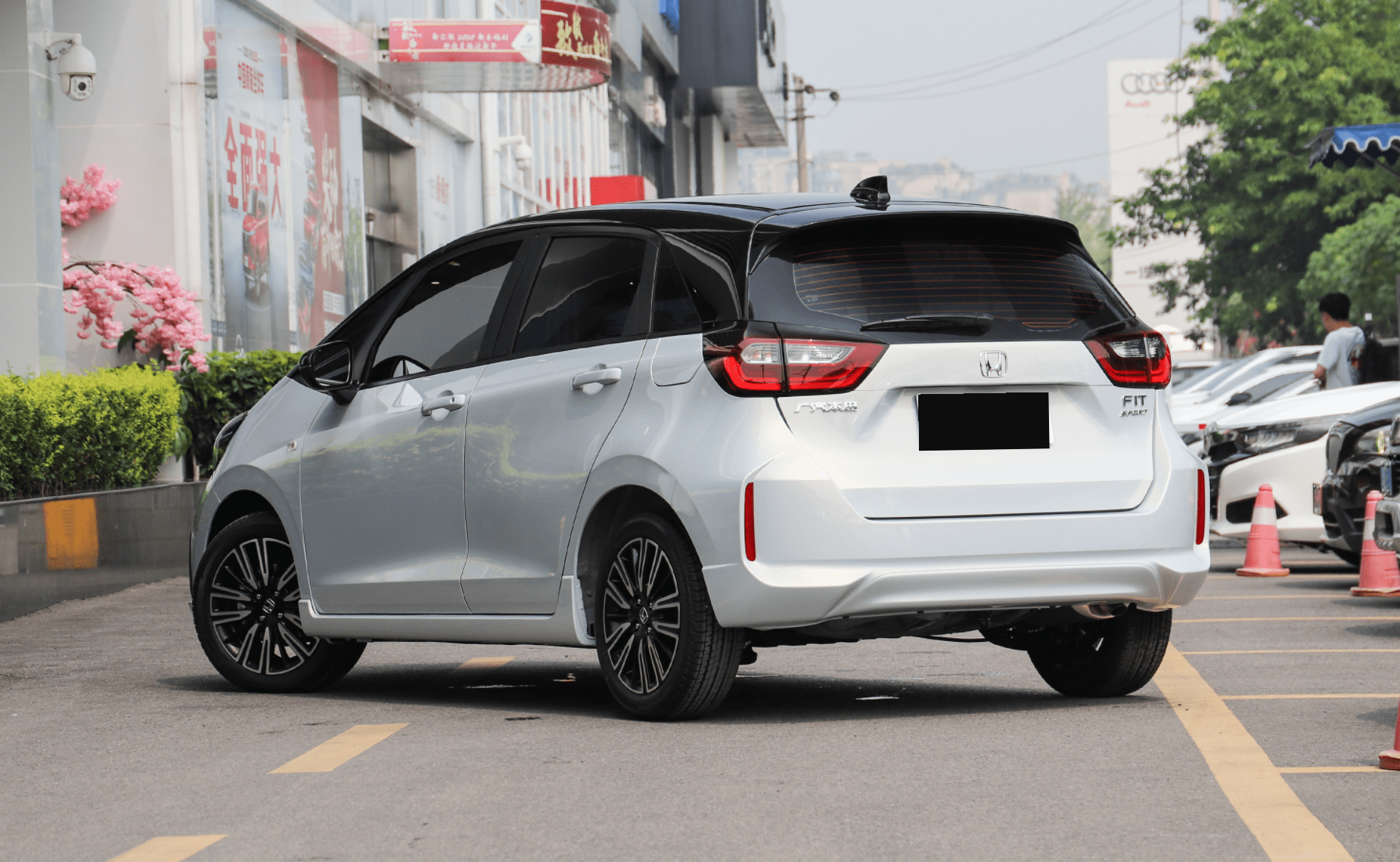 降至6万多,本田飞度月销1.2万辆"重回巅峰"