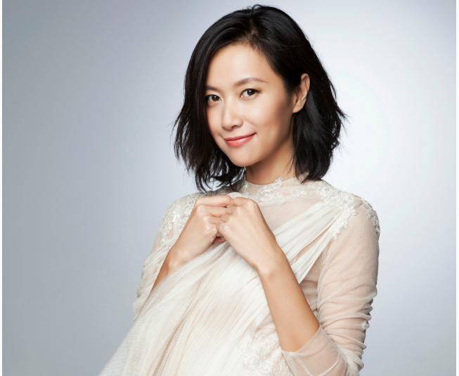 发型|徐静蕾新造型跑偏了，从文艺女神到时尚辣妹，隔着一个发型的距离