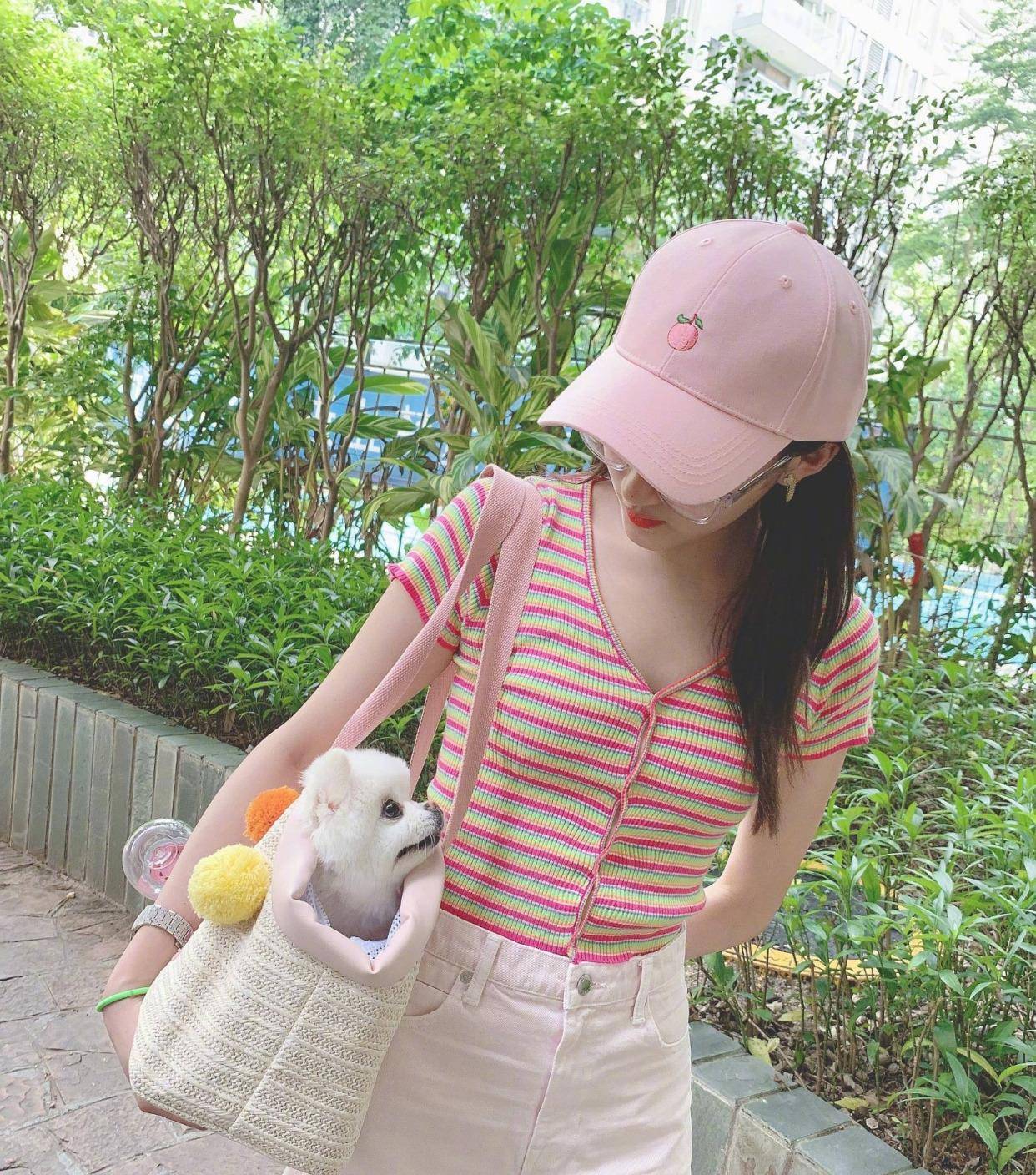 锁骨|关晓彤也迷上淡黄的长裙!修长小腿+美丽锁骨,好一幅夏日美景!