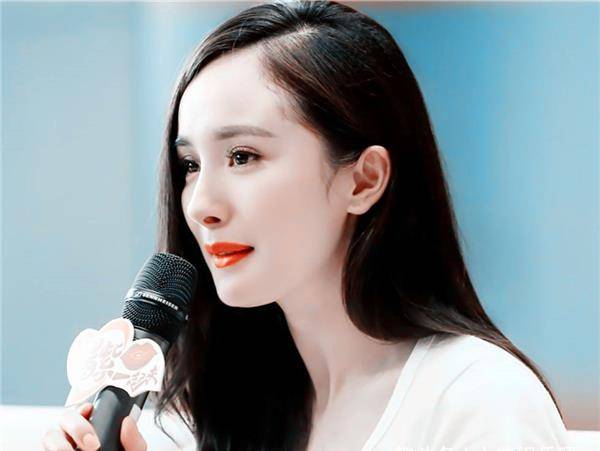 脸部|当样是当妈的人，杨幂穿超短裤秀美腿，而赵丽颖却包成“粽子”
