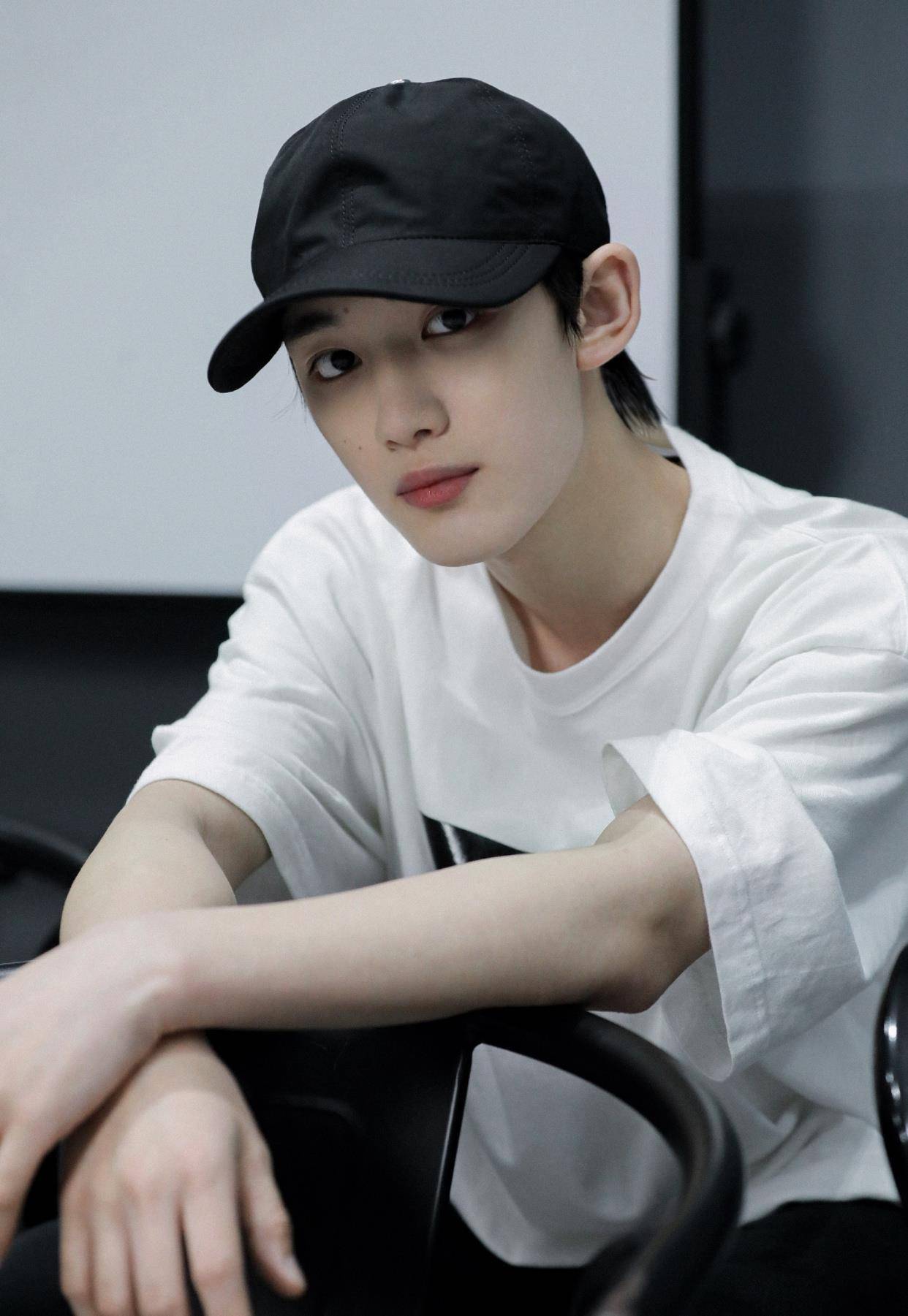 张雨绮|丁程鑫通过考察，成快本第六位主持人！观众却不满表示：爷青结