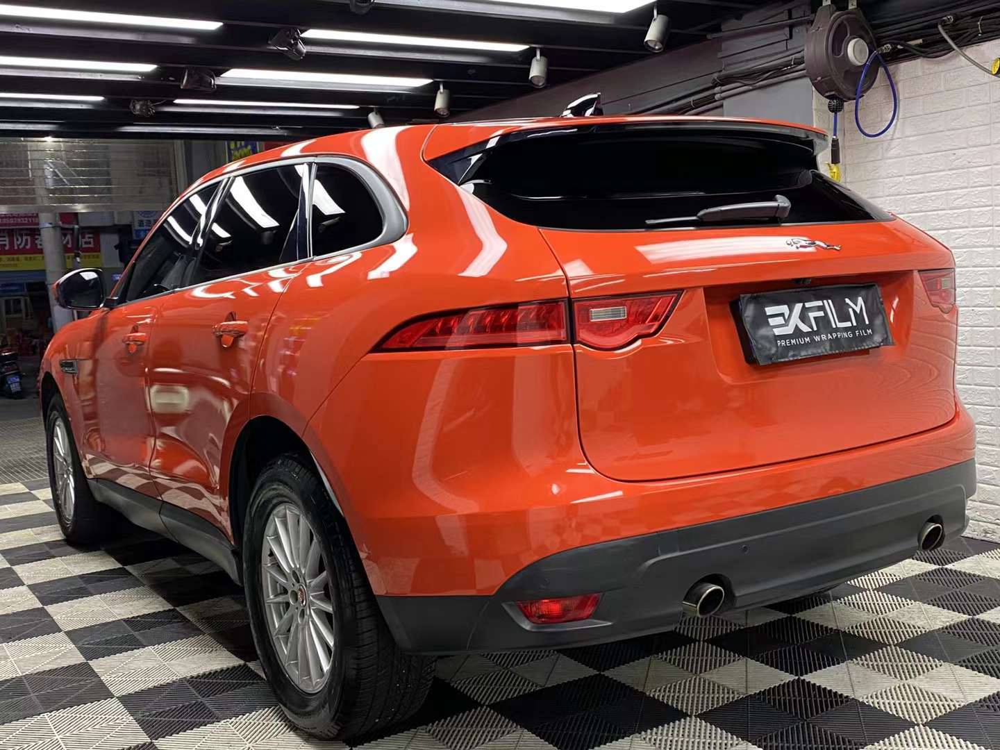 捷豹f-pace装贴ekfilm-ek改色膜原厂色熔岩橙
