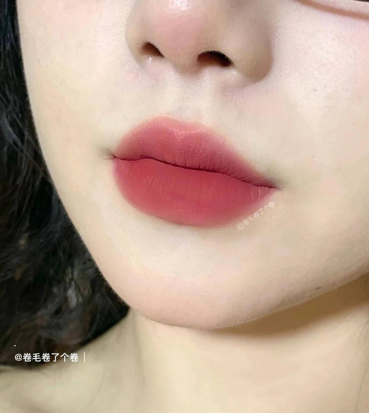 饱和度|“嫩妹色”能有多显白？看完这几支试色，我又沦陷了