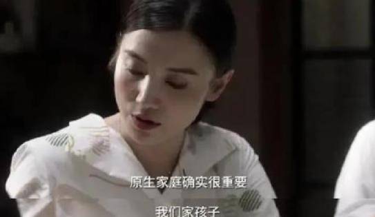 宋佳|这部“一集一热搜”，“贩卖焦虑”的热剧，果然登顶热播剧榜首
