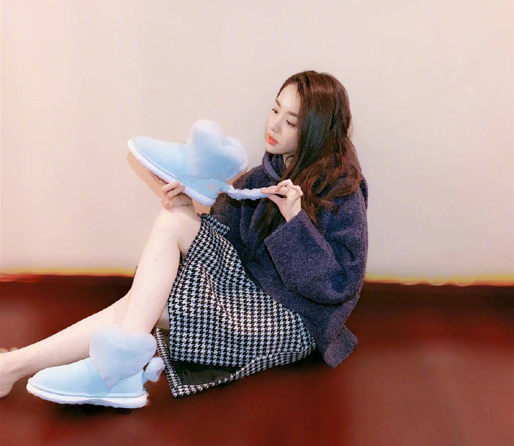 身材|王晓晨体重瘦回86斤，穿黑西装少女感都溢出了，胖瘦之间自由切换