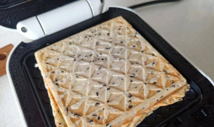 机器|别再为孩子的早餐发愁了,这款快手三明治轻松解决,几分钟就上桌