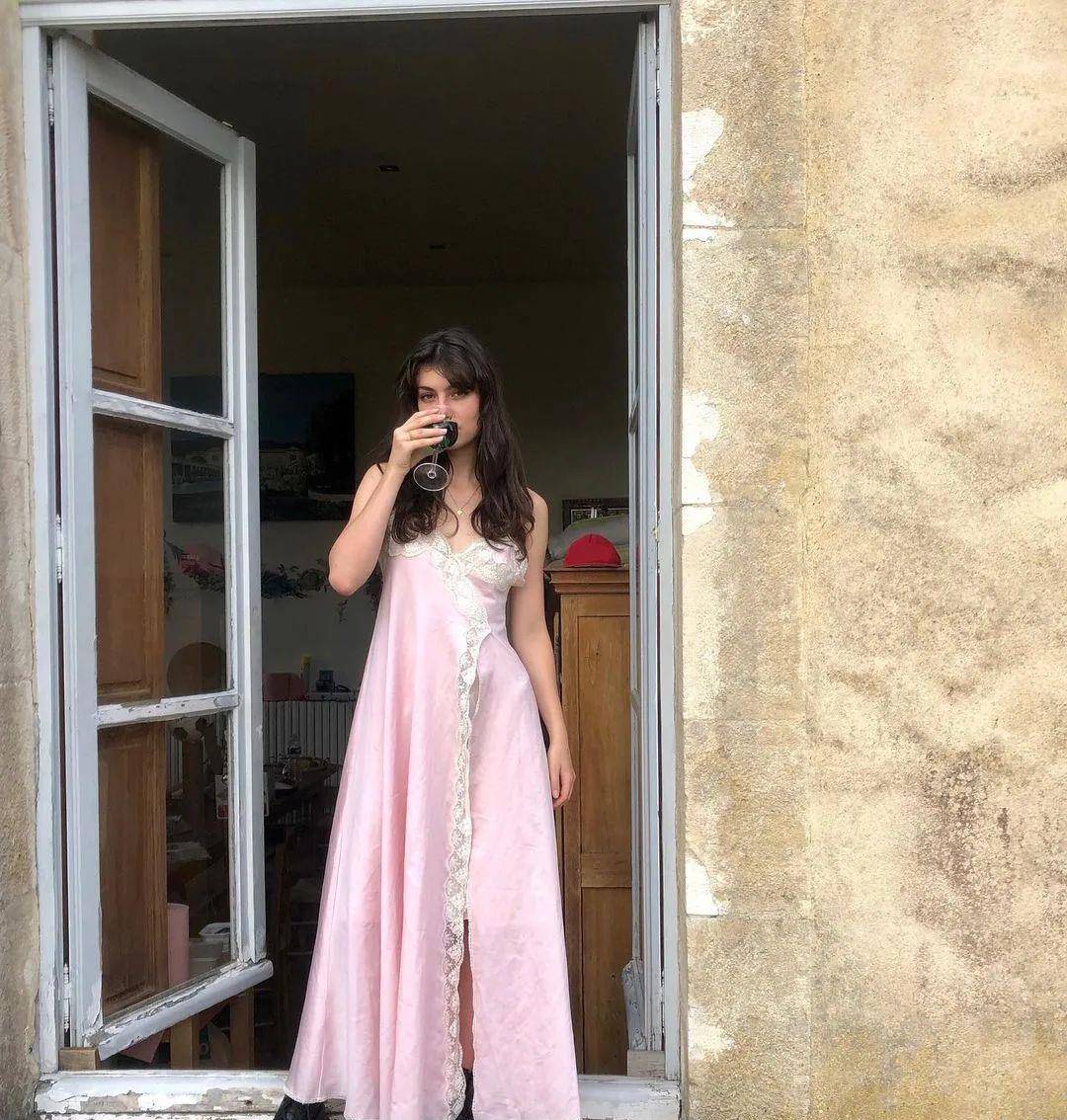 美人|美过Jennie，就这一张伪素颜、大方脸竟是“法国偷心贼”？