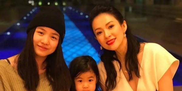 黑色|汪峰15岁大女儿太惊艳!露脐装搭长裤秀曼妙身材,已初显女人味