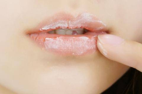 双唇|唇部对女生来说有多重要？我劝你重视…
