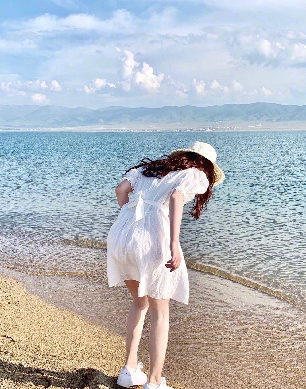 短裙|29岁鞠婧祎暑假旅行太节约,穿845短裙159cm穿成169cm,谁说她矮