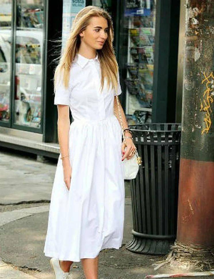 视觉|今夏“裙子＋运动鞋”这样穿，好看死了！