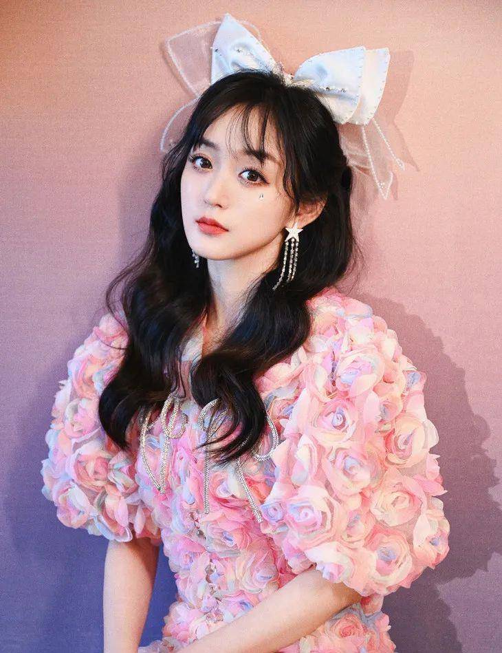 宫廷中|下周穿什么｜一起穿X型裙才是好姐妹！