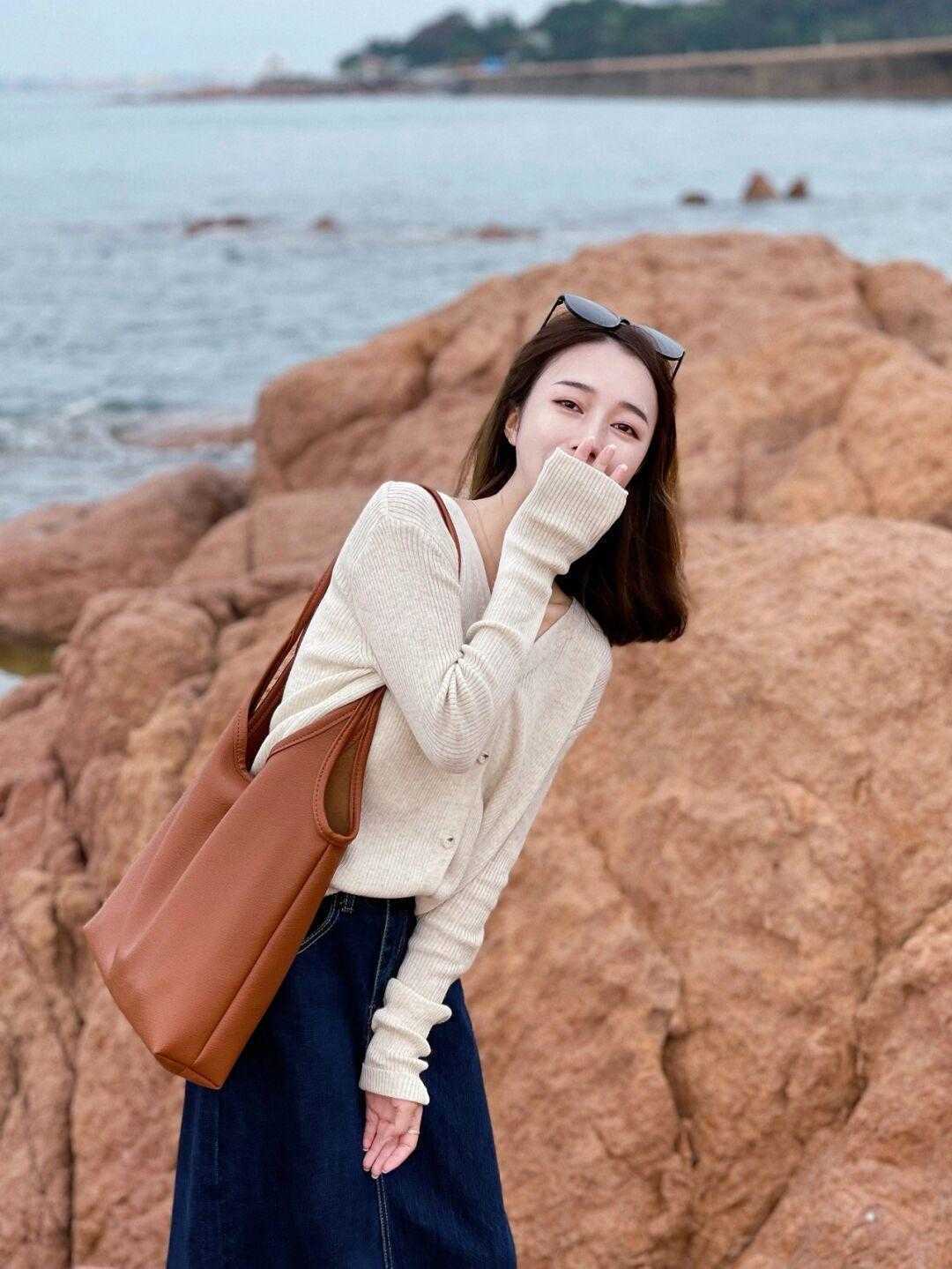 西装|气质女人从不乱穿衣，波点连衣裙搭配西装知性干练，优雅温柔