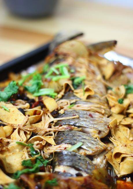 花椒|风靡大街小巷的烤鱼，在家只需几种简单食材轻搞定，全家赞不绝口