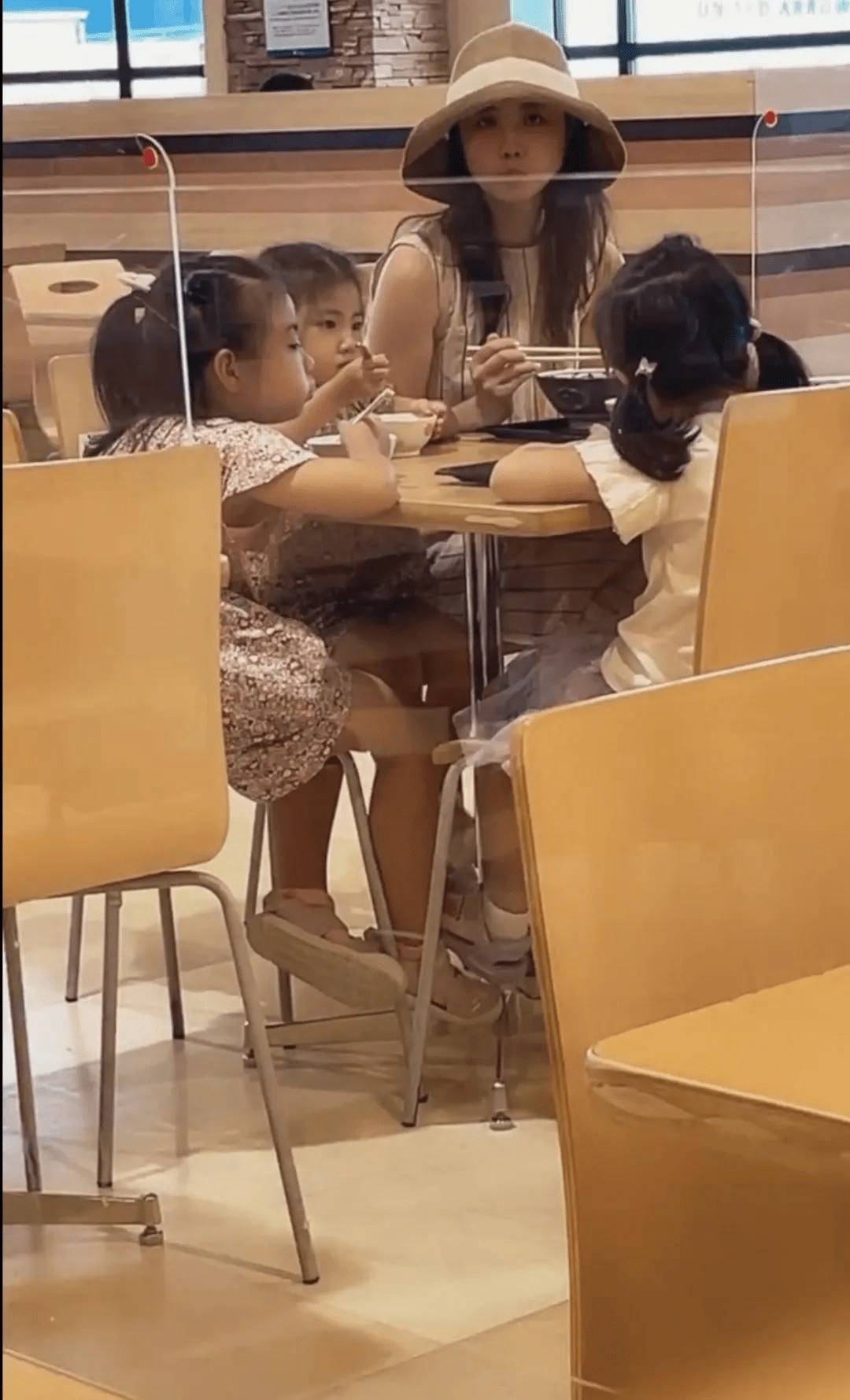 状态|汤唯拍片的现场照，脸蜡黄有些纹路但皮肤紧致，气质状态太好了！