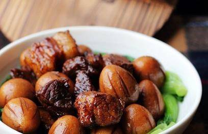 下锅|鹌鹑蛋红烧肉的九个技巧,让你快速掌握,网友:确实挺不错的!