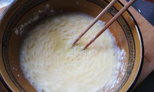 做法|鸡蛋葱花饼简单做法,手不沾面,柔软劲道,10分钟解决全家早餐