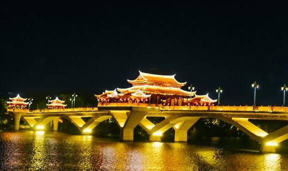 漳州南山桥夜景太漂亮，国内第一座以“中山”命名桥梁就在边上！