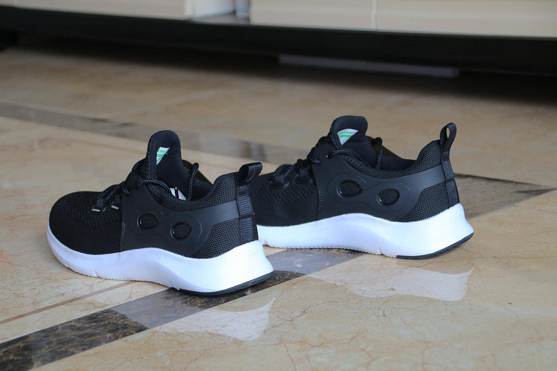 设计|轻弹又舒适、穿上它就不想脱下来，咕咚智能跑鞋5K体验