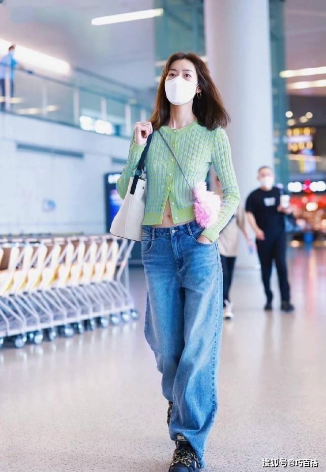 课堂|刘雯穿搭小课堂又“开课”了!近期私服汇总,一套比一套值得学习