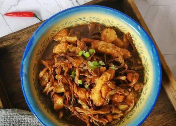 鲫鱼|鲫鱼汤,樱桃小萝卜,干烧小黄花鱼,干豆角烧肉