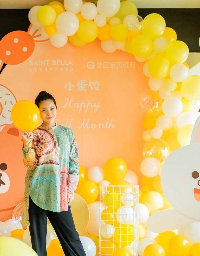 老公|王灿气质真好，穿老公杜淳的大码衬衫，看着优雅知性，魅力十足