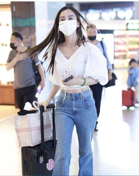 工装裤|Angelababy到底有多瘦，穿小码牛仔裤都撑不满，1尺6腰太抢镜