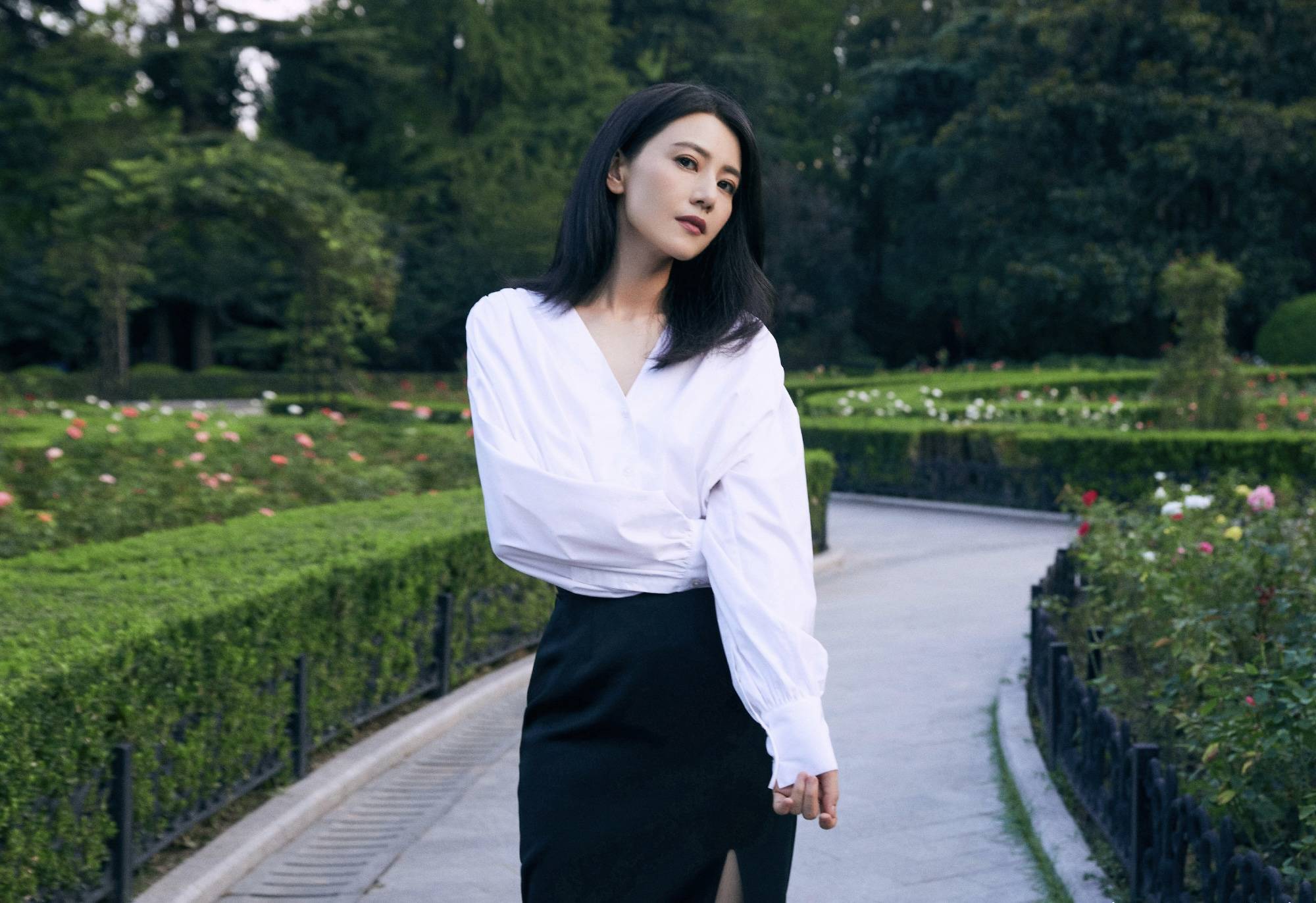 女神|高圆圆极简的穿搭，也能做到优雅时髦，一点看不出是70后的人