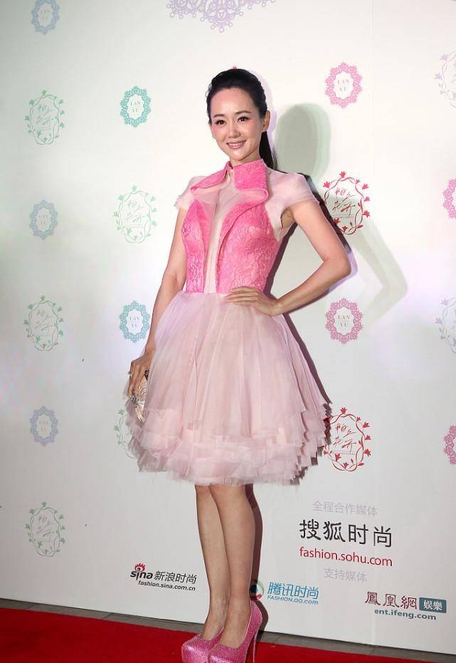 风暴|《扫黑风暴》中高明远，现实生活中的妻子，就算40岁也有童颜