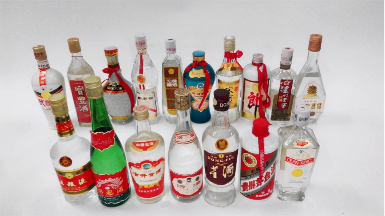 分别评选出了四大名酒,老八大,新八大,十三大和十七大名酒