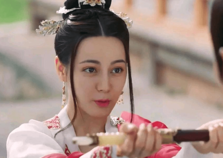 俊男靓女|龚俊迪丽热巴合作，《安乐传》路透照好绝，俊男靓女CP感十足