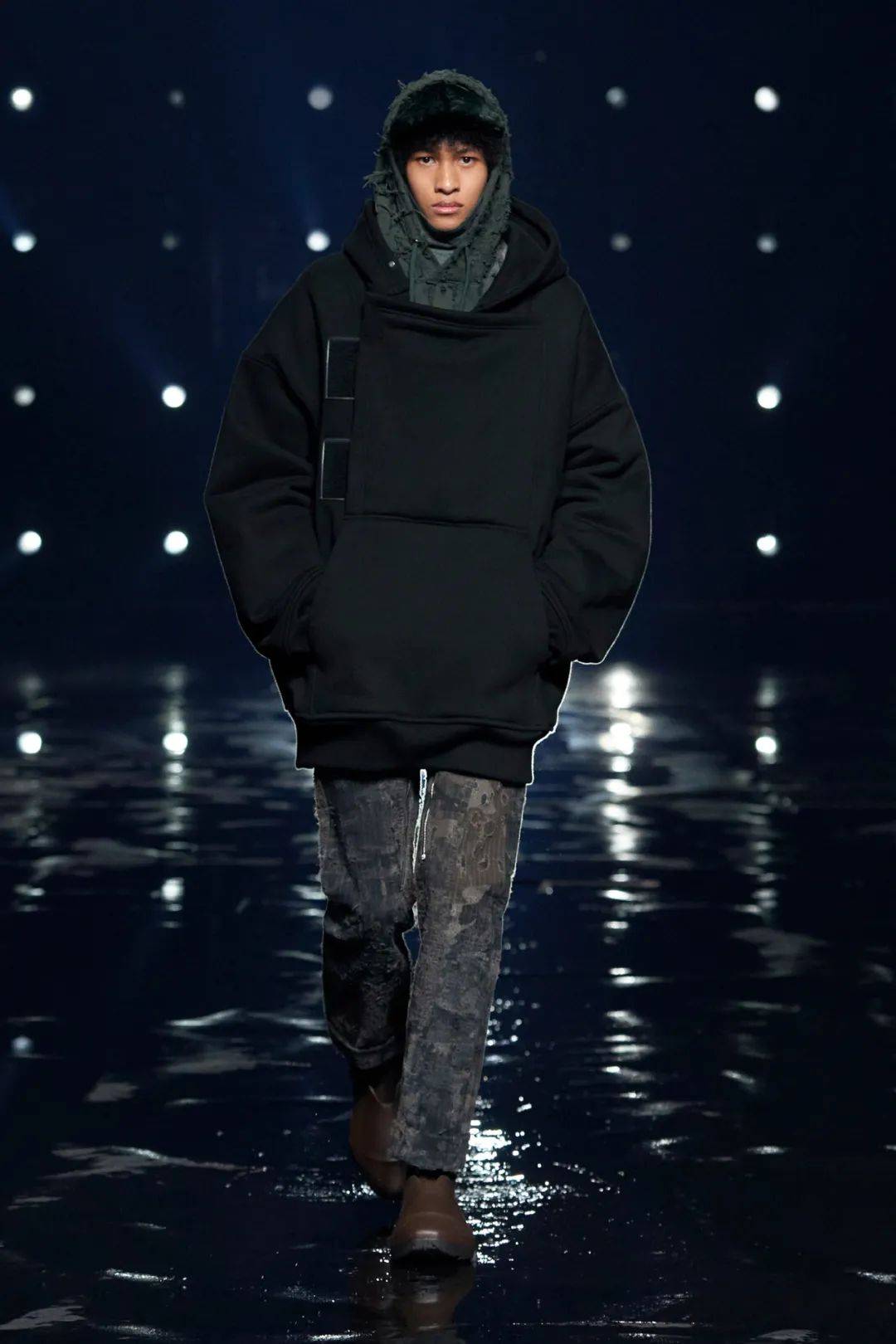 黑色|纯黑世界：Givenchy2021秋冬