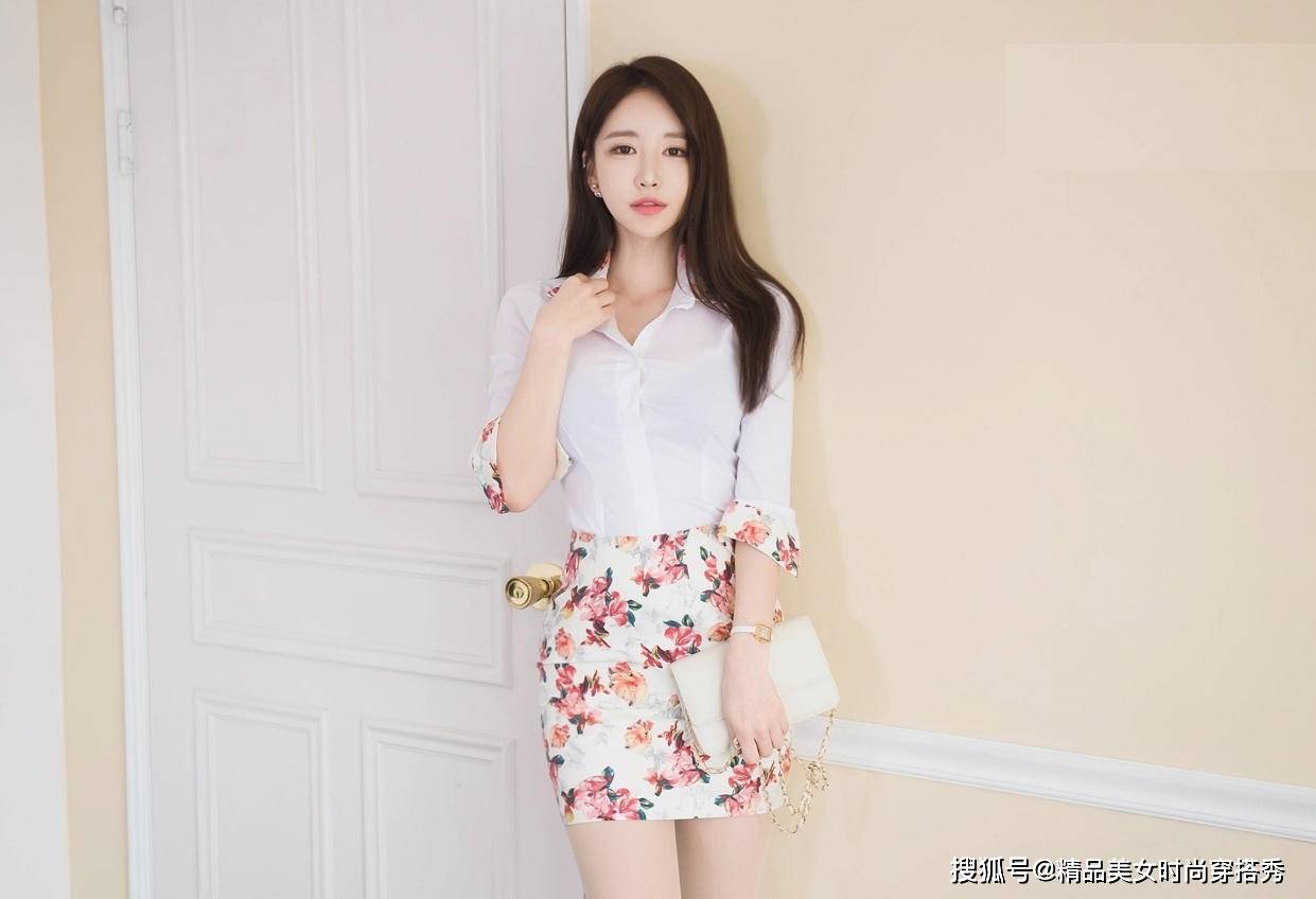 职场|干练精致的碎花连衣裙，让人轻松赚足回头率