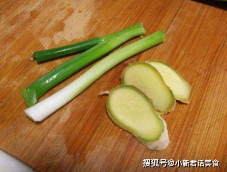 烧什么菜要放大葱 a1179ac3fbbe453694d5644f9fbea3f9.jpeg