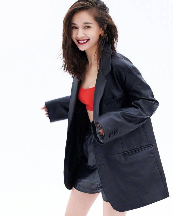 吊带|1米59的王子文真自信,挑战老气“奶奶裙”,意外显高还洋气