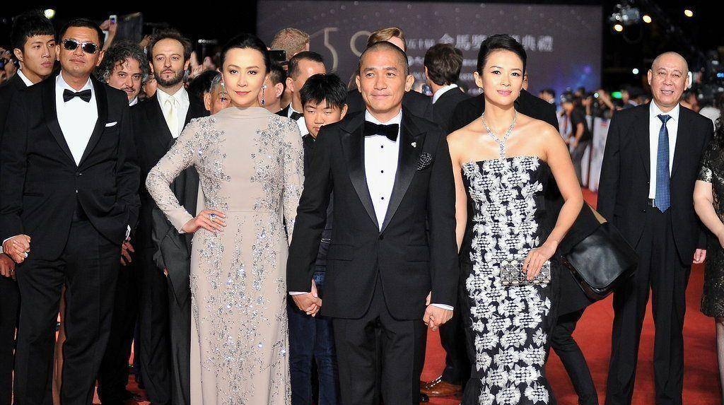 裙子|刘嘉玲穿礼服气场强大惊艳全场，梁朝伟和章子怡都成了衬托