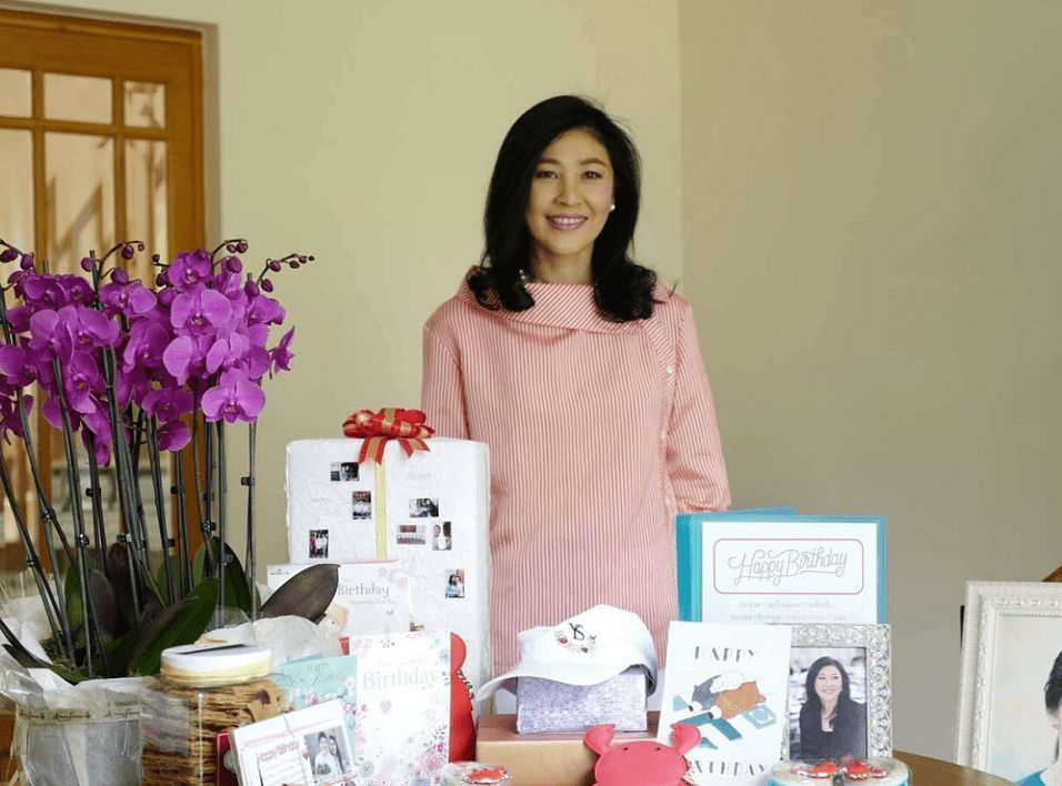 气色|“最美女总理”英拉都54岁了,可仍然美得优雅,饱满肌肤显气色