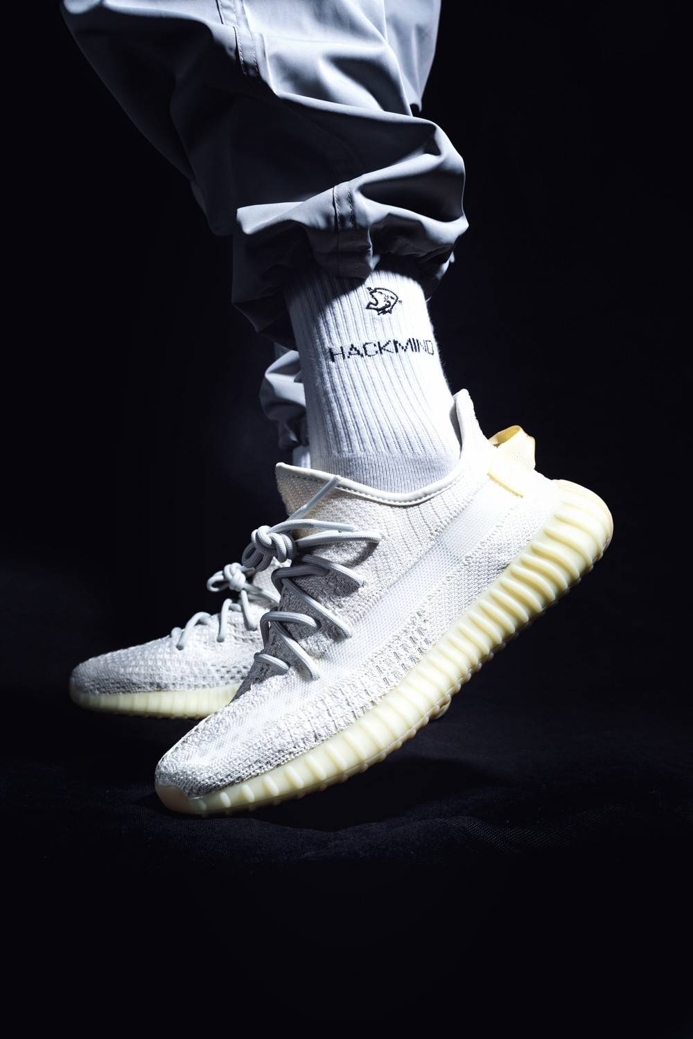 实物|纯白秒变糖果色！首款变色 Yeezy 350 好看又好玩！登记最后一天！