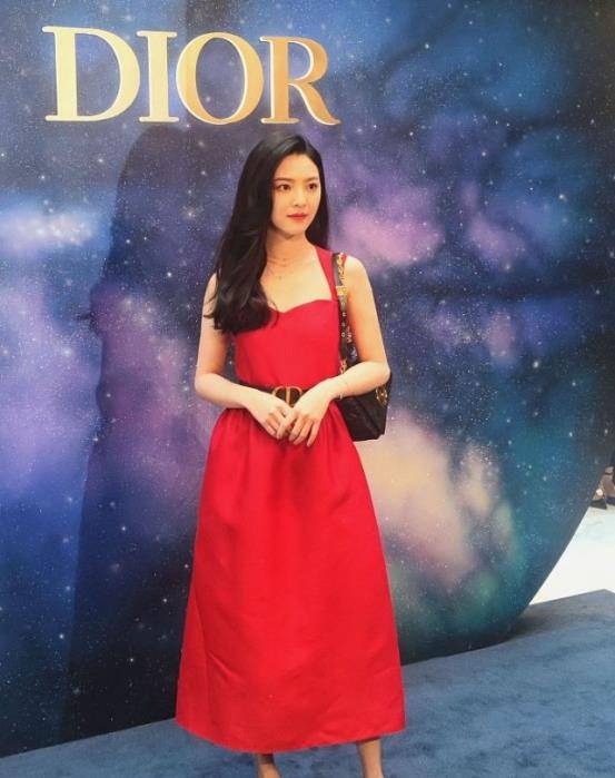 服装|Dior活动生图：景甜一看就是富家小姐，章若楠、于文文明星气真重