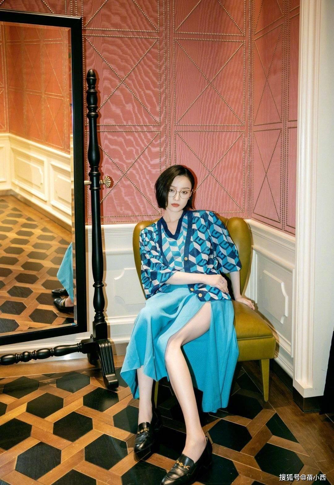 黑色|倪妮的“人鱼臀”身材真是存在？一袭露肩连衣裙配波波头，太美了
