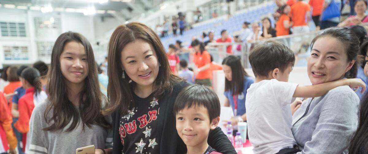 Polo|伏明霞的冠军气质藏得挺深，私服爱穿休闲装，气质和普通人一样