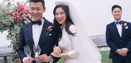 黑色|又是红毯！杨采钰又仙又欲，斐妈吊带撩人，赵丽颖过时裙惊艳全场