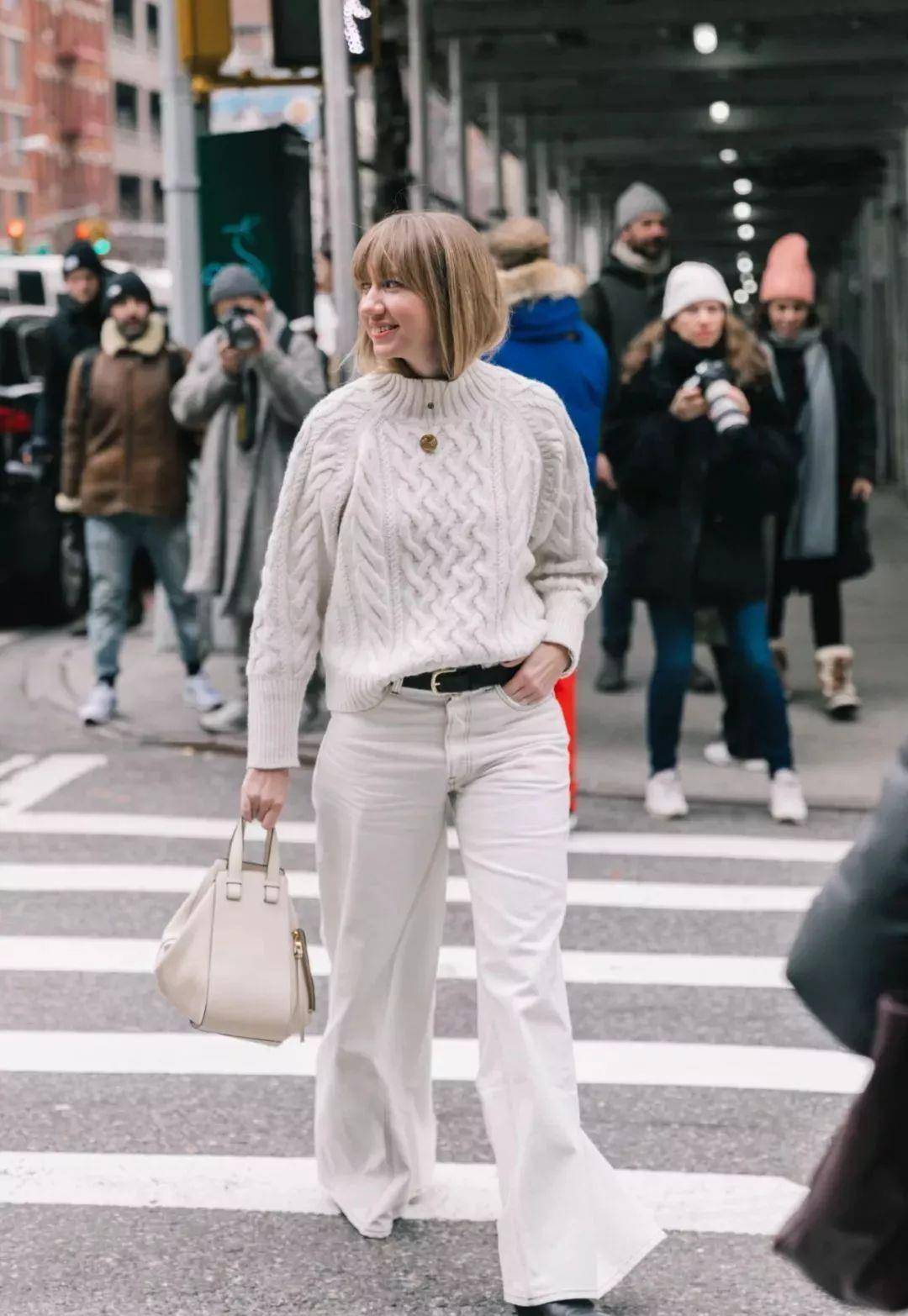 怎么搭配衣服裤子最好看 7dadbed57daa4660b83990df8e61aae2.jpeg